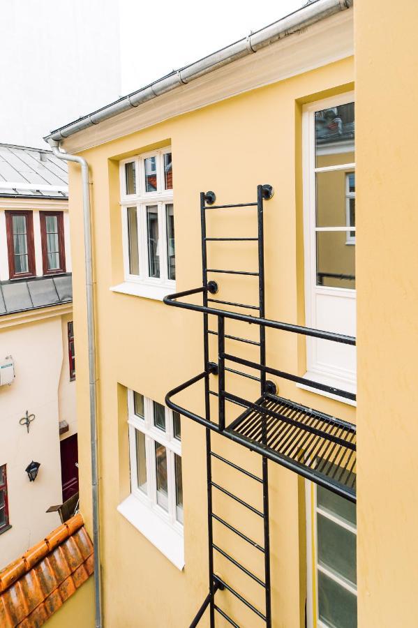 Elvis Apartment/11 Beds/6 Bedrooms/Riga Old Town Exterior photo